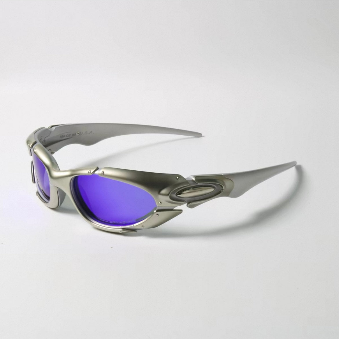 Aero-X1 / Metric Silver
